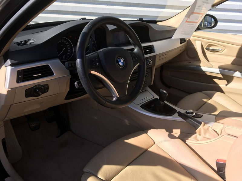 [Image: BMW-325I-TOURING-3.jpg]